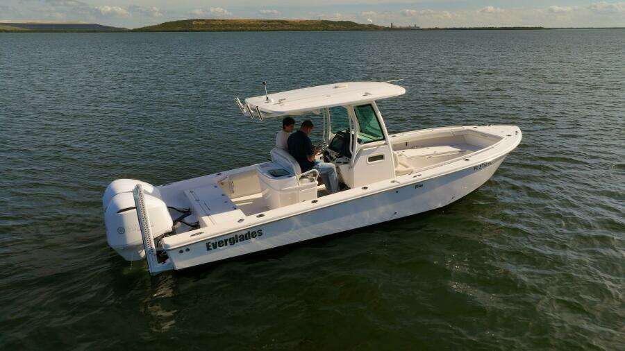 27ft Everglades Yacht For Sale
