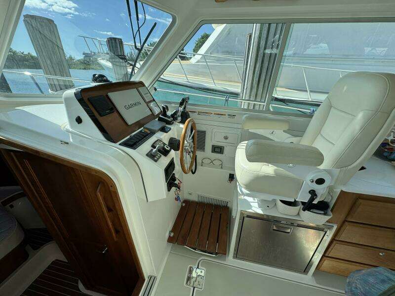 34ft Back Cove Yacht For Sale