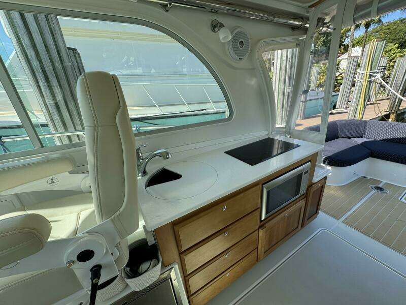 34ft Back Cove Yacht For Sale