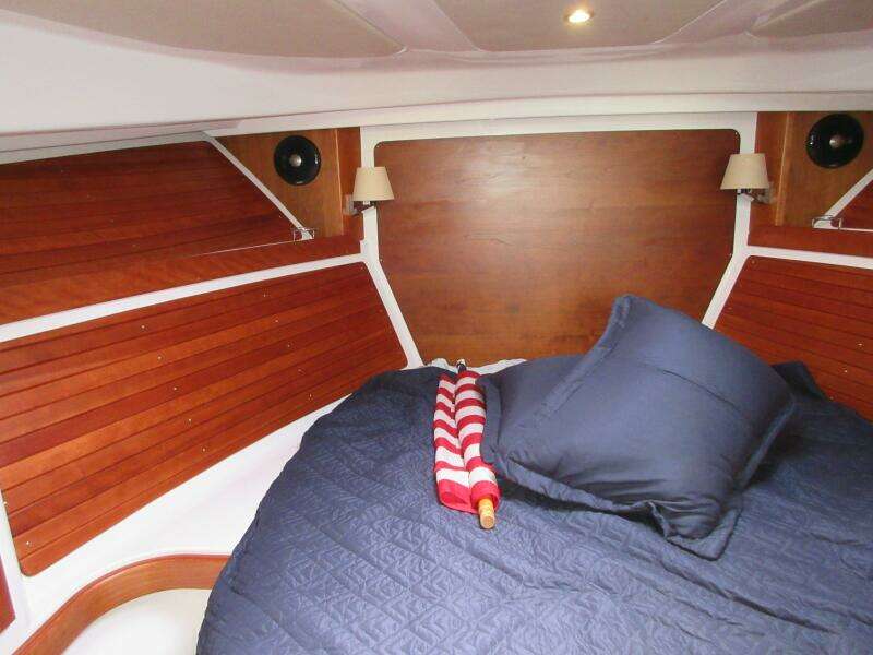 34ft Back Cove Yacht For Sale