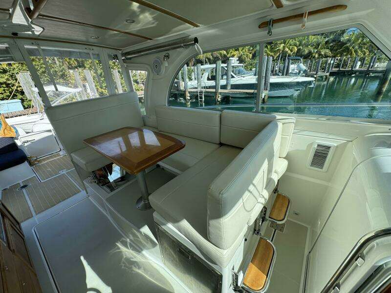 34ft Back Cove Yacht For Sale