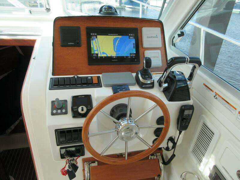 34ft Back Cove Yacht For Sale