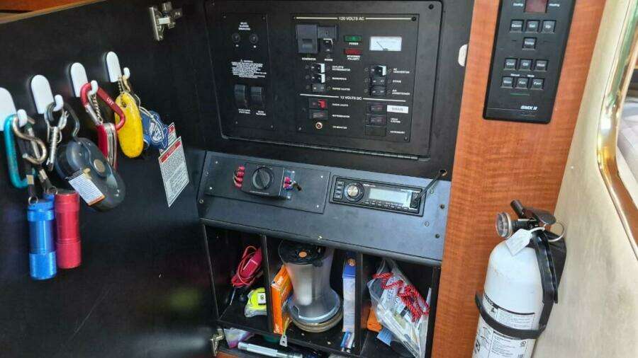 31ft Sea Ray Yacht For Sale