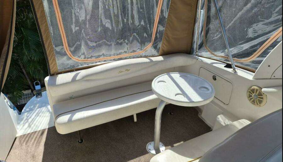 31ft Sea Ray Yacht For Sale