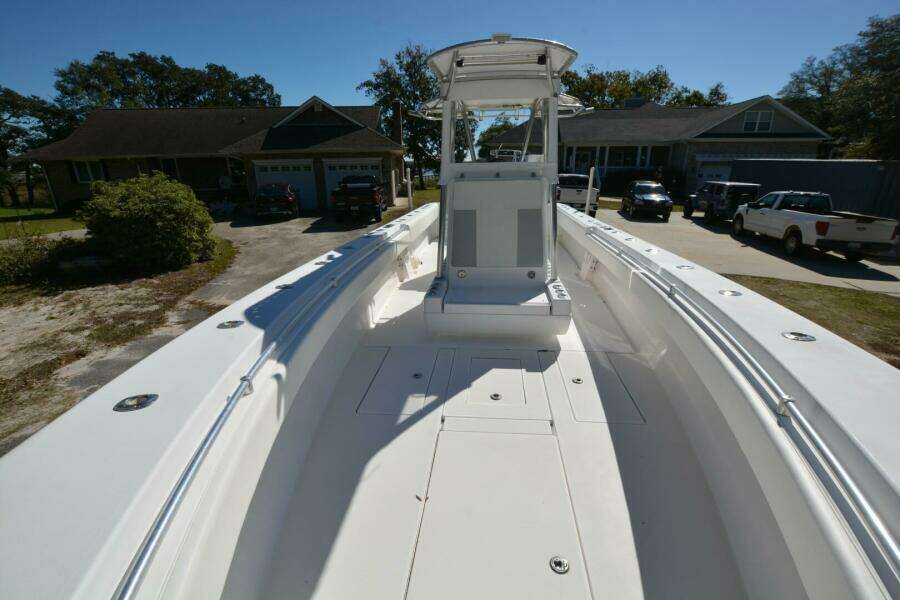 Hot Hooks 33ft Contender Yacht For Sale