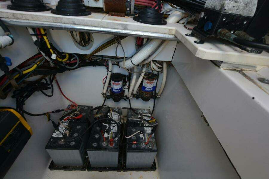 Hot Hooks 33ft Contender Yacht For Sale