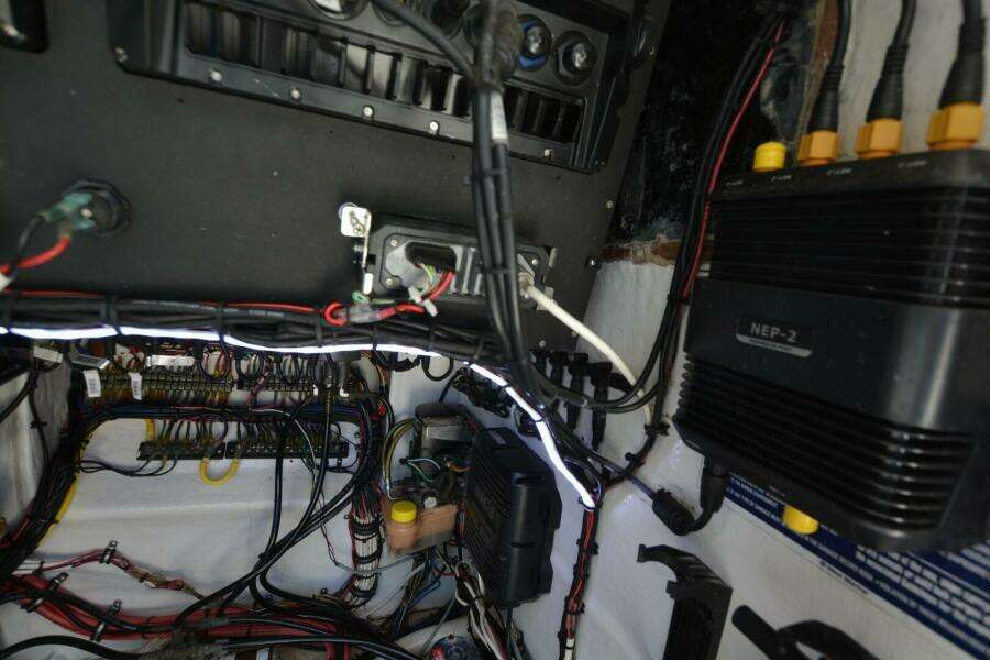 Hot Hooks 33ft Contender Yacht For Sale