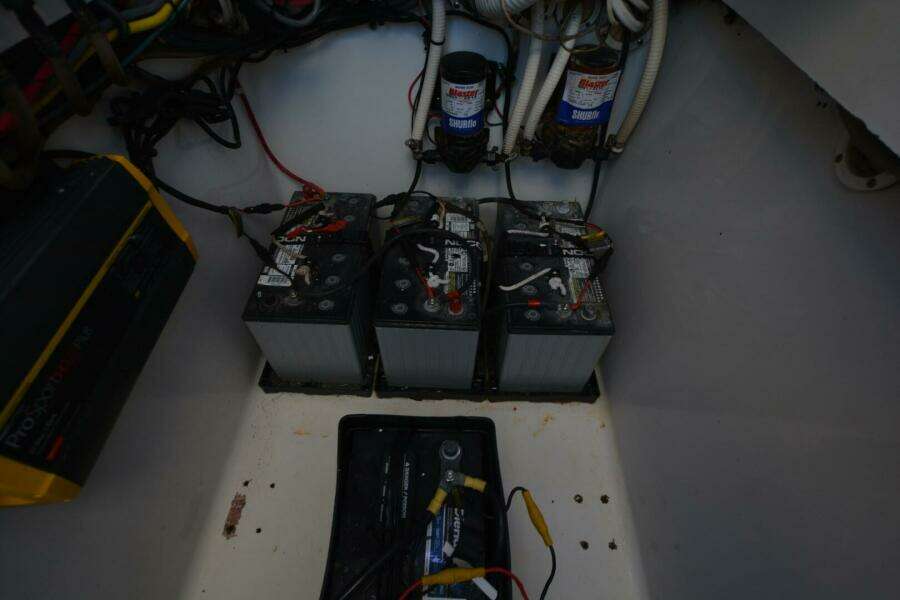 Hot Hooks 33ft Contender Yacht For Sale