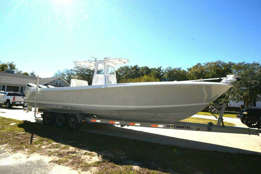 Hot Hooks 33ft Contender Yacht For Sale