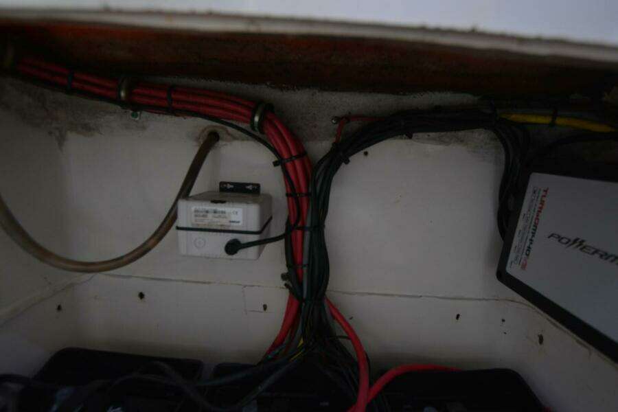 Hot Hooks 33ft Contender Yacht For Sale