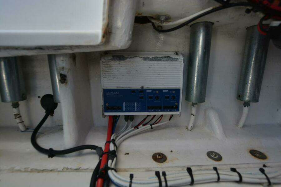 Hot Hooks 33ft Contender Yacht For Sale