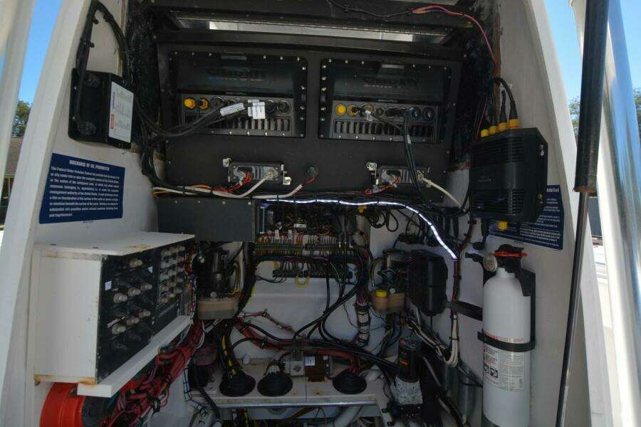 Hot Hooks 33ft Contender Yacht For Sale