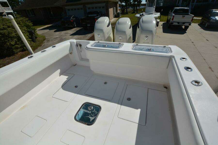Hot Hooks 33ft Contender Yacht For Sale