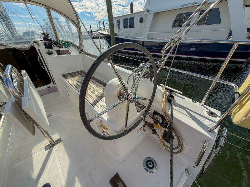 30ft Beneteau Yacht For Sale