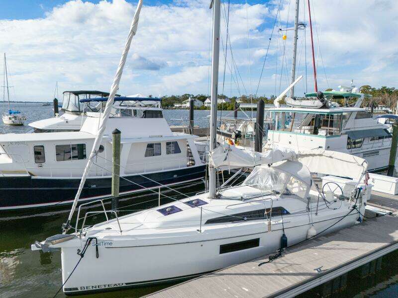 30ft Beneteau Yacht For Sale