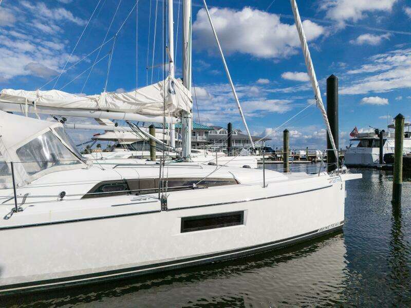 30ft Beneteau Yacht For Sale