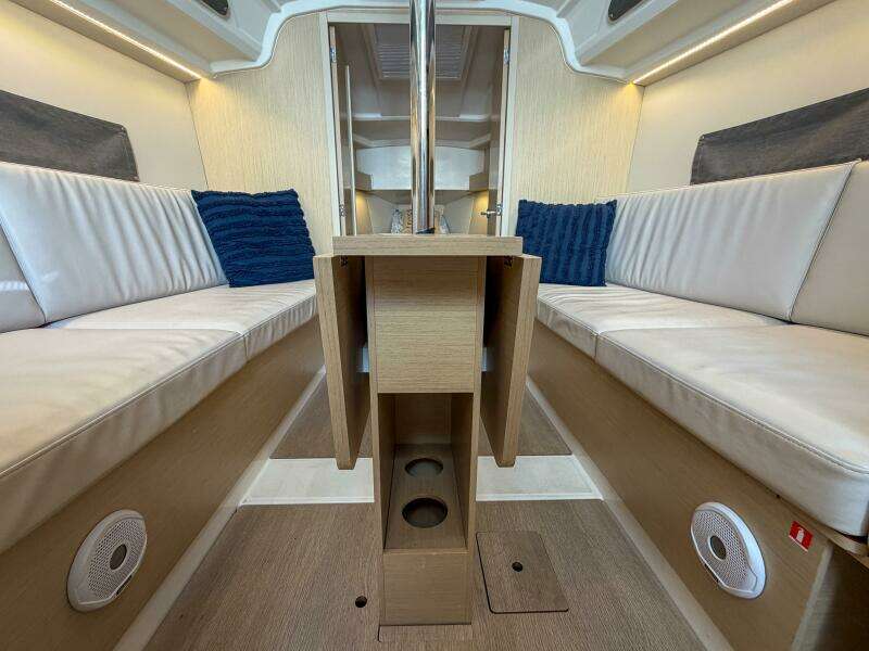 30ft Beneteau Yacht For Sale