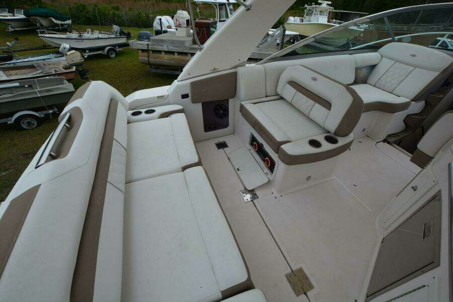 Mountaineer Mayhem 33ft Regal Yacht For Sale