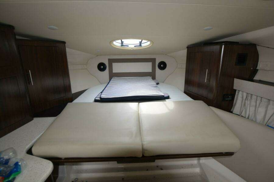 Mountaineer Mayhem 33ft Regal Yacht For Sale