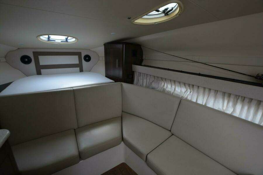 Mountaineer Mayhem 33ft Regal Yacht For Sale