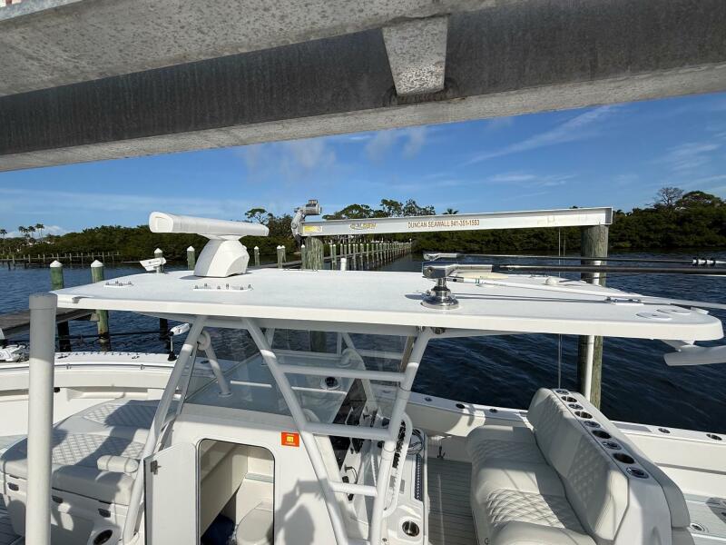 36' 2021 Invincible 36