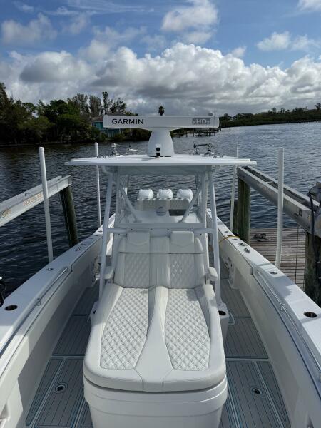 36' 2021 Invincible 36