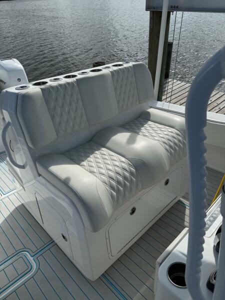 36' 2021 Invincible 36