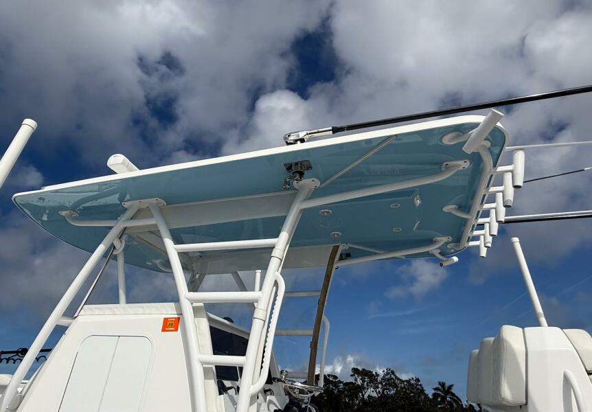 36' 2021 Invincible 36