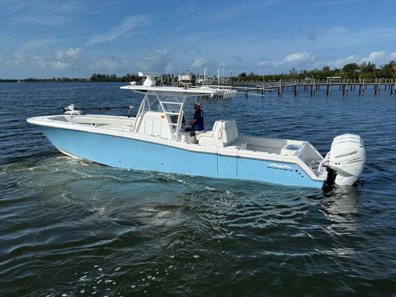 36' 2021 Invincible 36