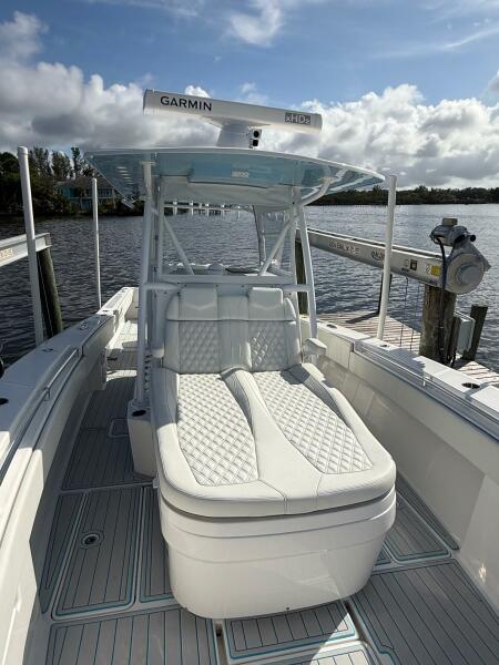 36' 2021 Invincible 36