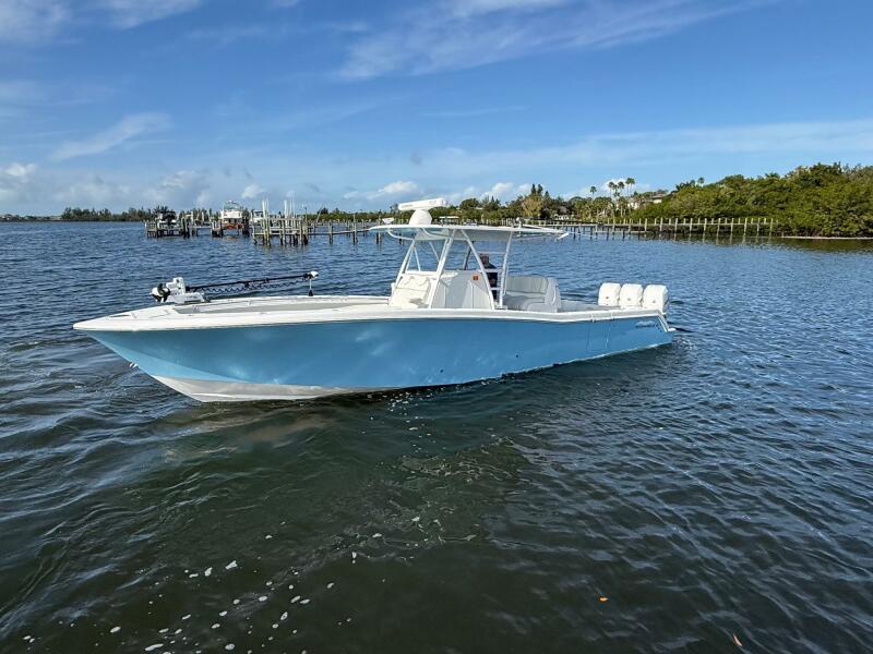 36' 2021 Invincible 36