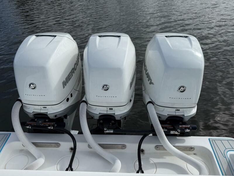 36' 2021 Invincible 36