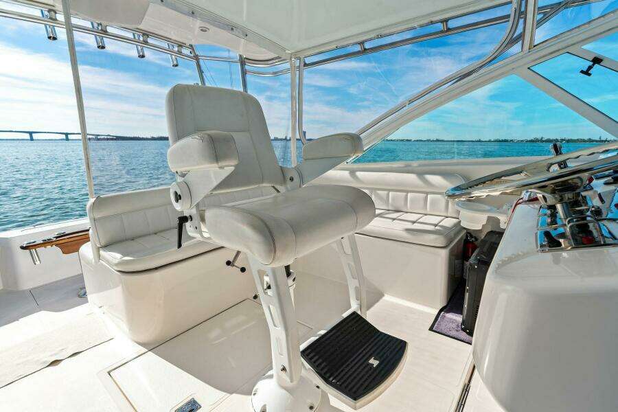 2005 40 Cabo Express - Miss B Halvin