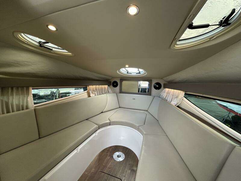 28ft Regal Yacht For Sale