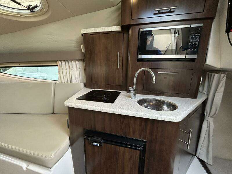 28ft Regal Yacht For Sale