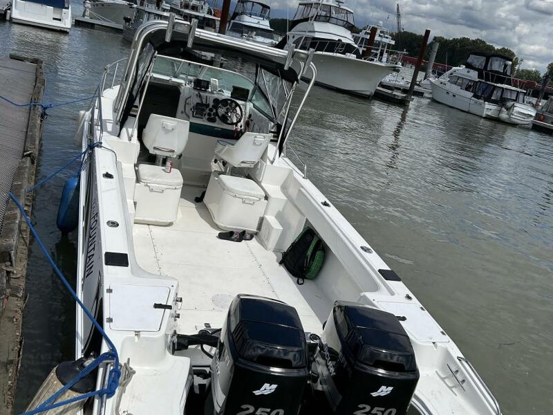 29' 1998 Fountain Sport Fish Cruiser 29SFC