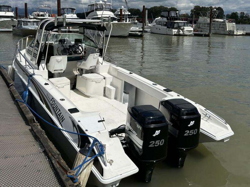 29' 1998 Fountain Sport Fish Cruiser 29SFC