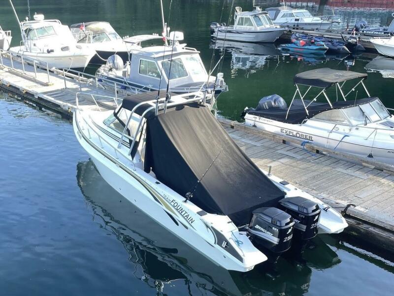 29' 1998 Fountain Sport Fish Cruiser 29SFC