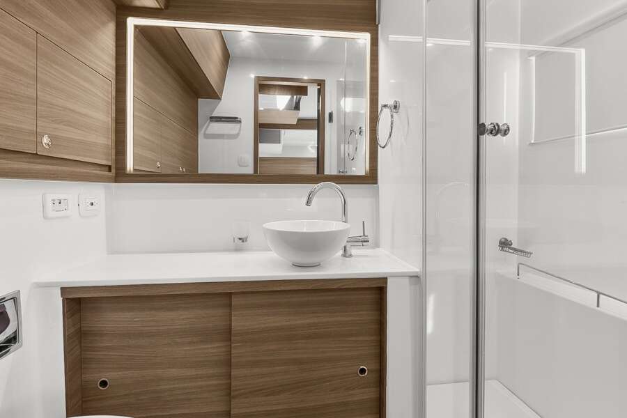 54ft Aquila Yacht For Sale