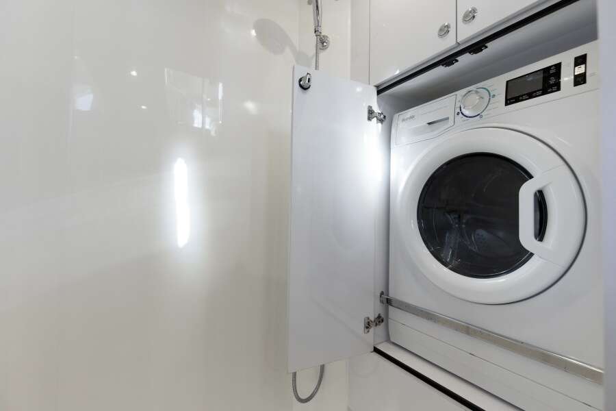 54ft Aquila Yacht For Sale