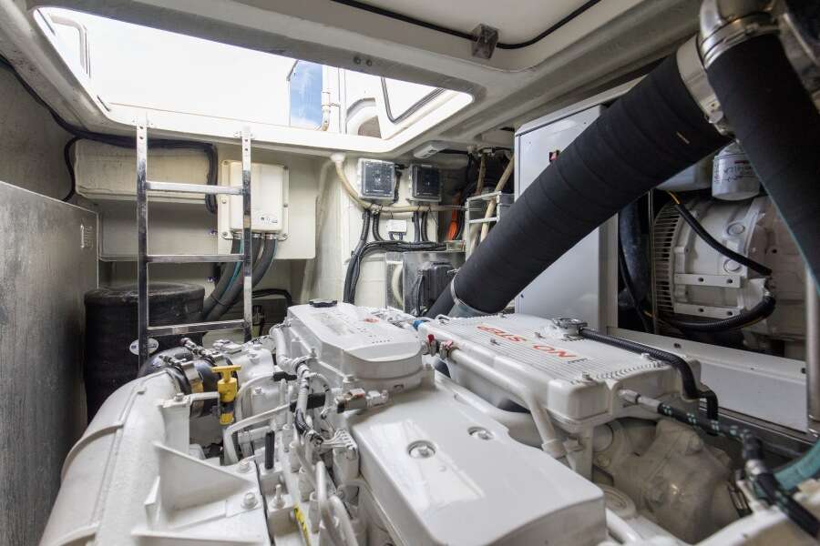 54ft Aquila Yacht For Sale