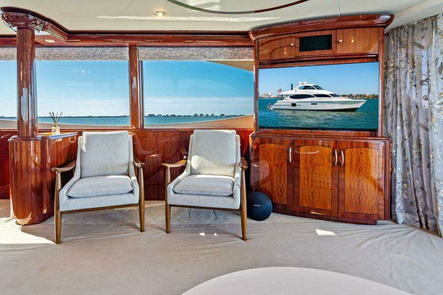 2005 Lazzara Yachts 80 'Summerwind' - Salon