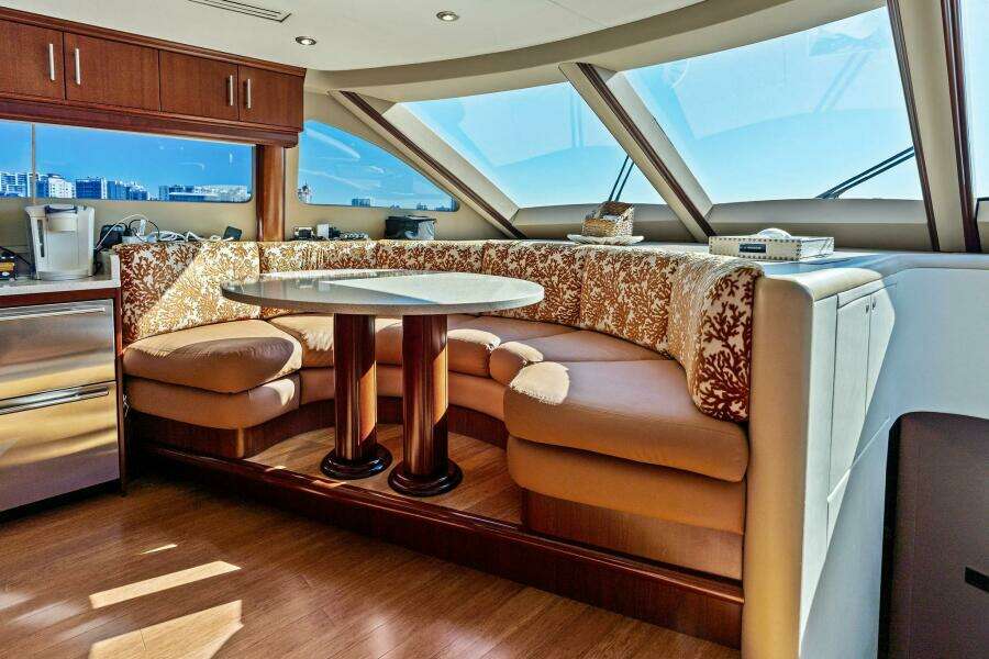 2005 Lazzara Yachts 80 'Summerwind' - Dinette