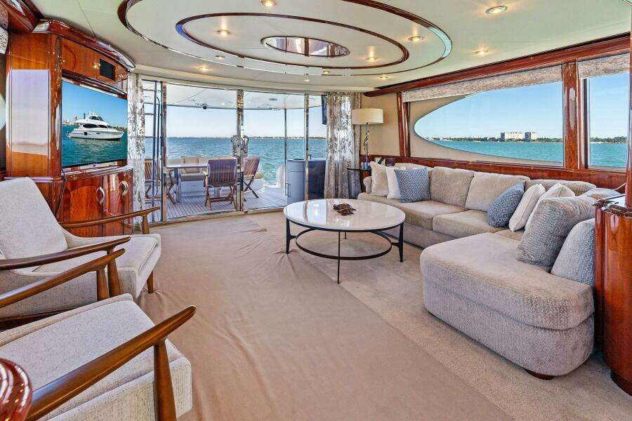 2005 Lazzara Yachts 80 'Summerwind' - Salon