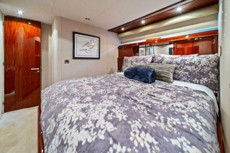 2005 Lazzara Yachts 80 'Summerwind' - VIP Stateroom