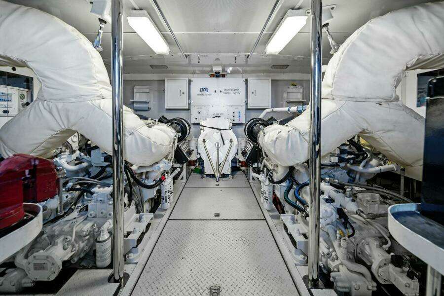 2005 Lazzara Yachts 80 'Summerwind' - Engine Room