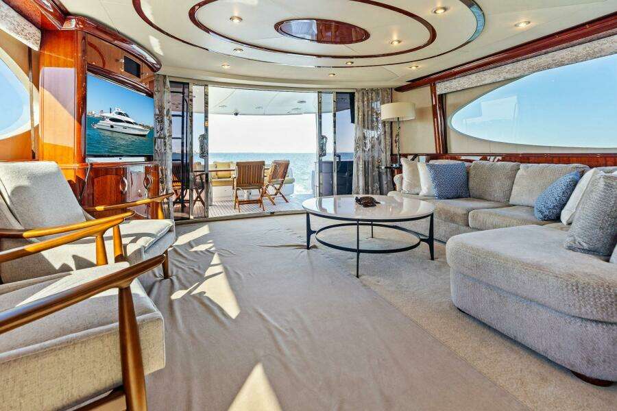 2005 Lazzara Yachts 80 'Summerwind' - Salon