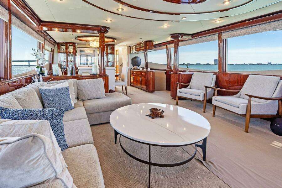 2005 Lazzara Yachts 80 'Summerwind' - Salon