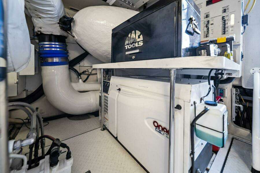 2005 Lazzara Yachts 80 'Summerwind' - Engine Room