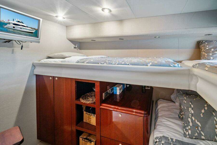 2005 Lazzara Yachts 80 'Summerwind' - Cabin